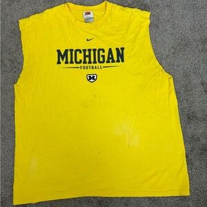 Vintage Nike Center swoosh u of m michigan football‎ cut off tank top